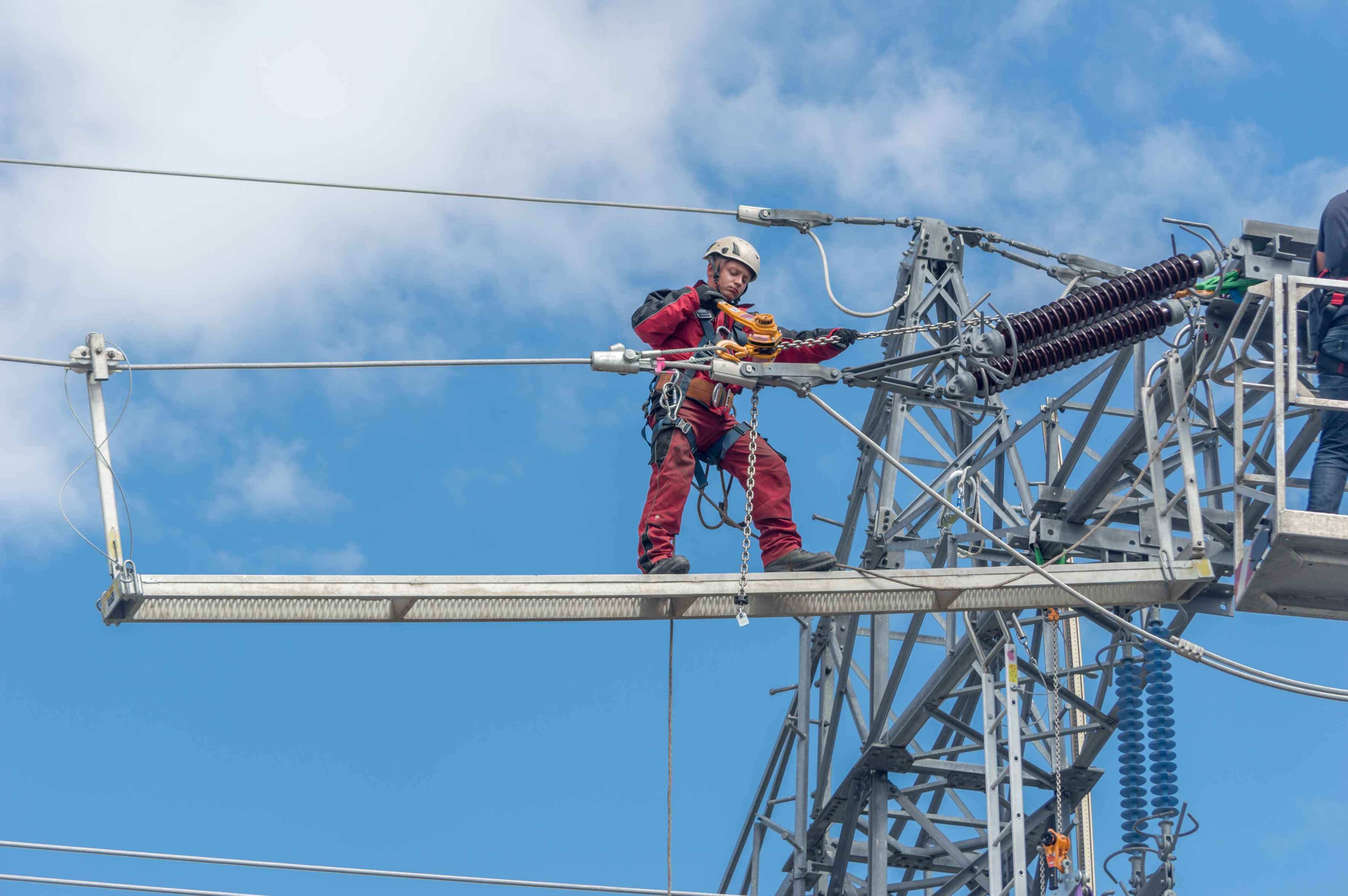 Kito Crosby Unveils Innovative Hoists and Load Monitoring Systems for Overhead Power Line Construction