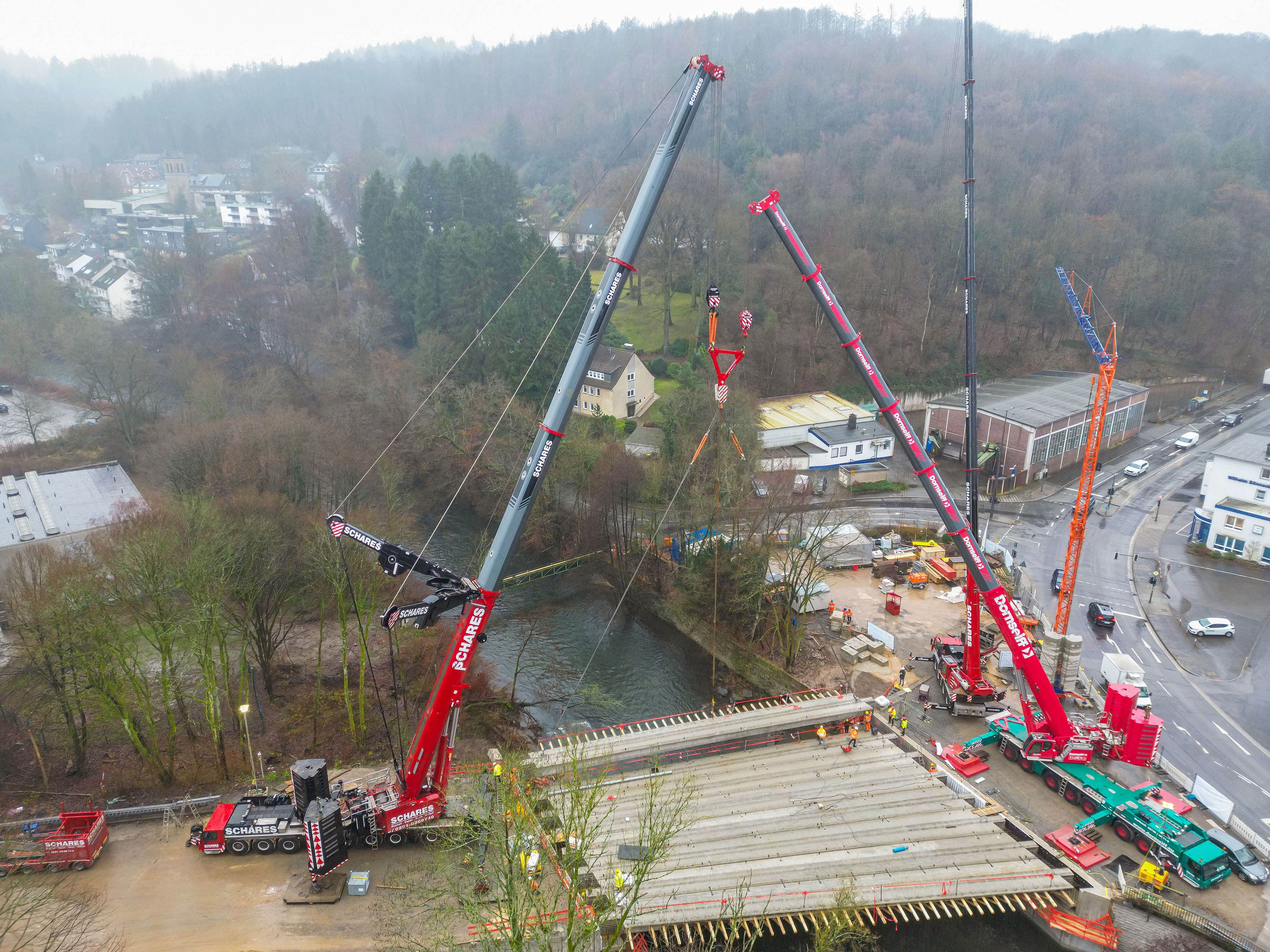 Liebherr LTM 1650-8.1 and LTM 1450-8.1 Mobile Cranes Excel in Challenging Bridge Renovation Project
